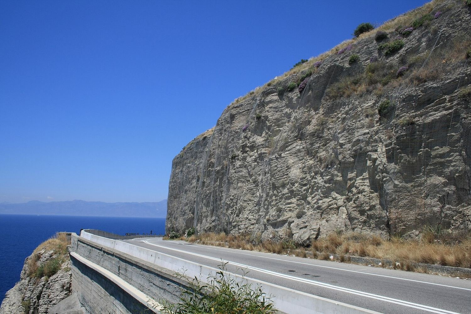 La costa rocciosa di Capo d'Armi